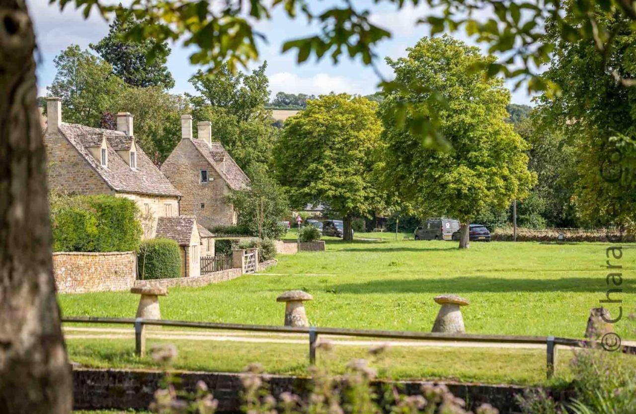 Court Hayes Villa Cheltenham Eksteriør billede